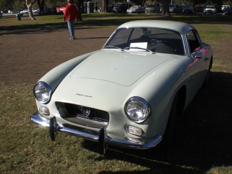 Illustration for article titled Lots of Pictures of the Cool Cars of France and Italy in Van Nuys, CA Yesterday Part 1